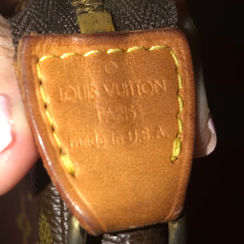 🎀AUTHENTIC Louis Vuitton pochette🎀 - Picture 7 of 7